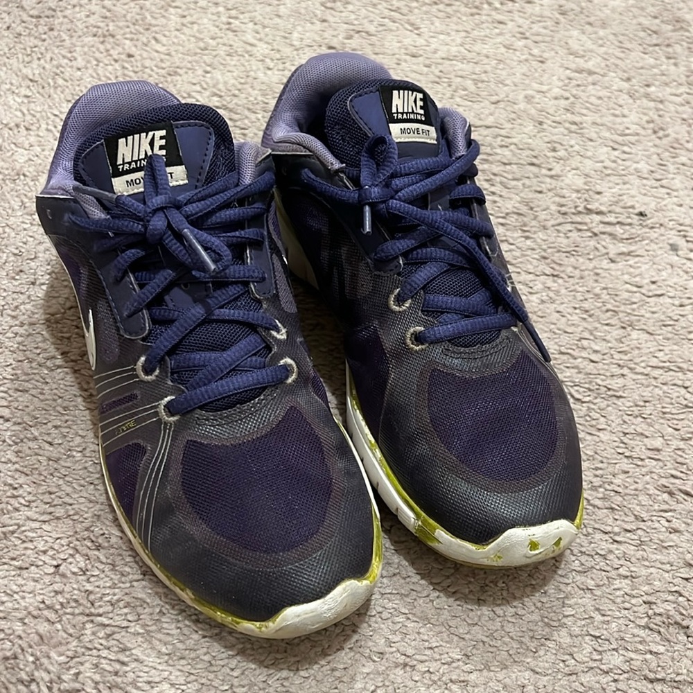 Nike 7.5 purple sneakers